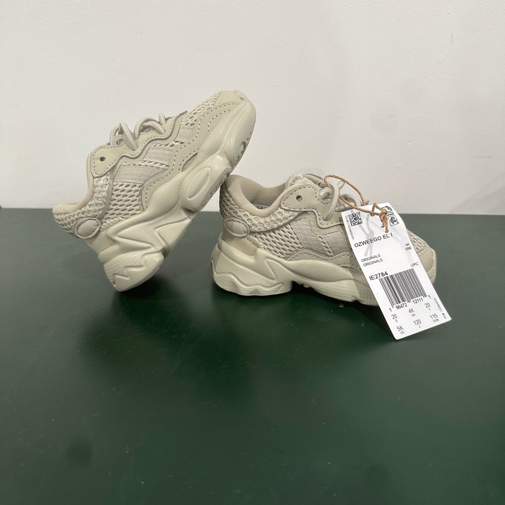 Adidas Toddler Ozweego EL I Beige Sneakers 5K - Picture 2 of 5